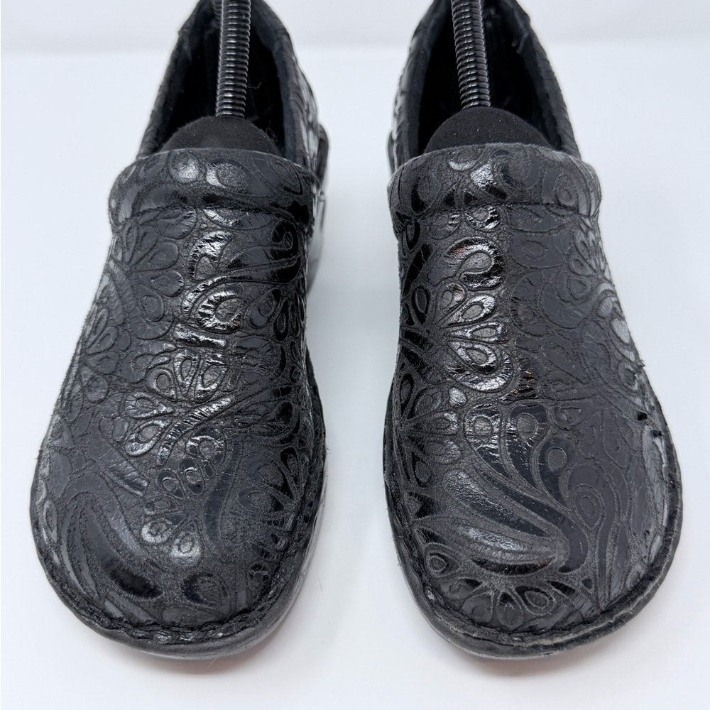 BOC Born Concept Leather Clogs Black Tooled Slip On Comfort Shoes Size 7M - Picture 9 of 14